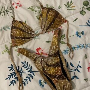 Figure competition suit